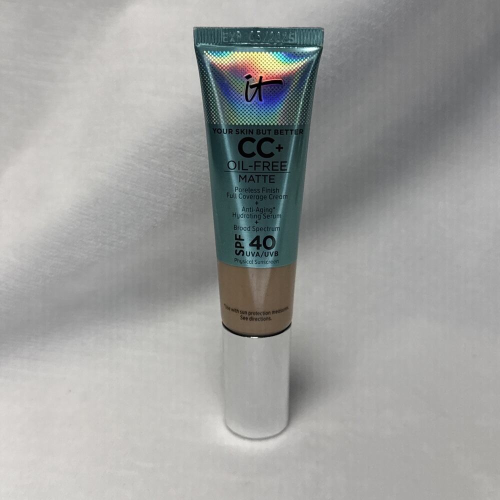IT Cosmetics CC+ OIL FREE MATTE ~SPF40 / Light 1.08 fl/32ml NWOB EXP 5/25